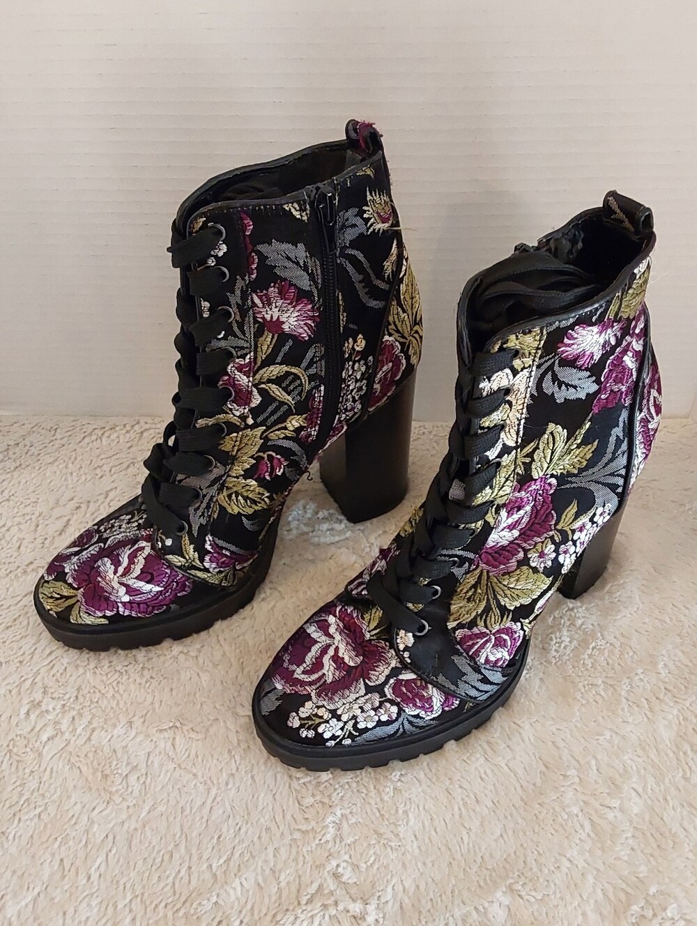 🌺 Steve Madden "Laurie" Floral Brocade Lace-Up Ankle Boots